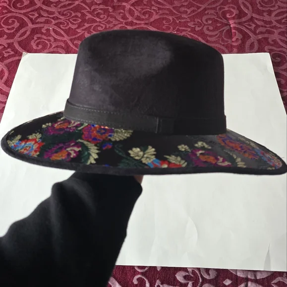 Floral Embroidered Black Hat - Picture 9 of 12